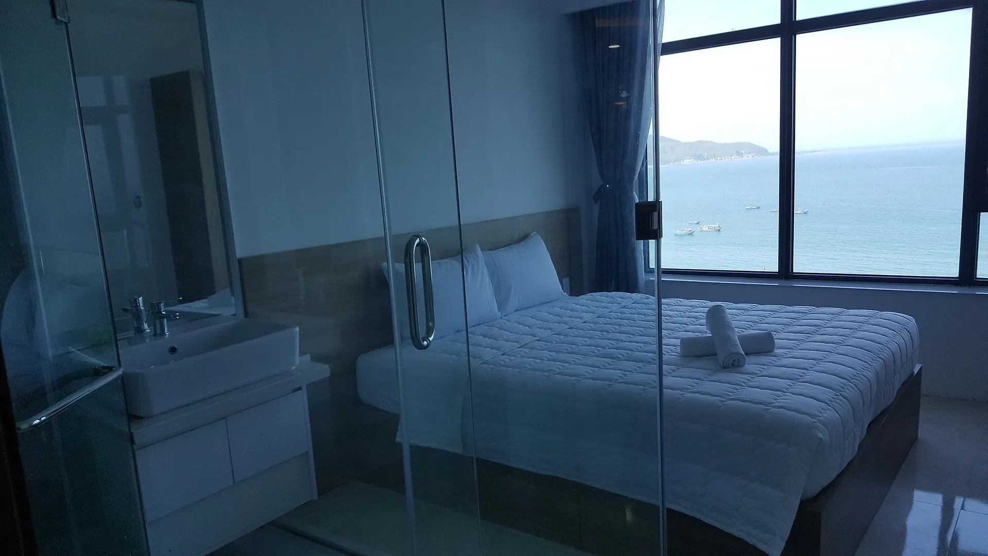 Sea Moon Apartment Nha Trang 0*,